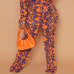 NWT 💜 PrettyLittleThing Plus Size Orange Print Beach Flares Pants – Size 12 / 14